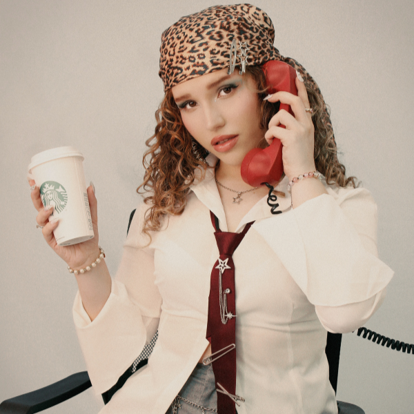 Creator Isabella Agulhó